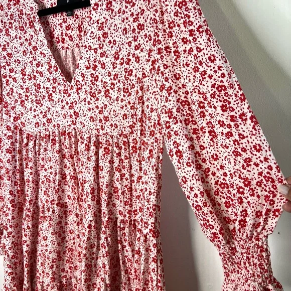 Tuckernuck Pomander Place Scarlet
Ditsy Floral Kenzo Mini Dress SZ L NWOT - Picture 5 of 9